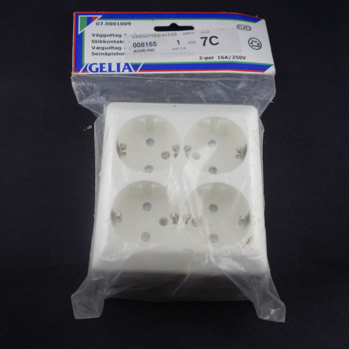 Vägguttag, jord, utanpåliggande nyvara