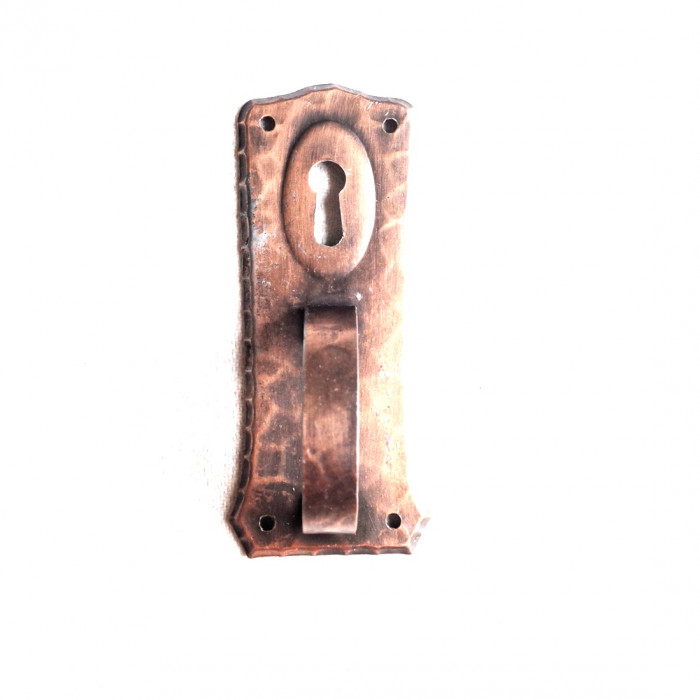 Möbelhandtag med nyckelhål