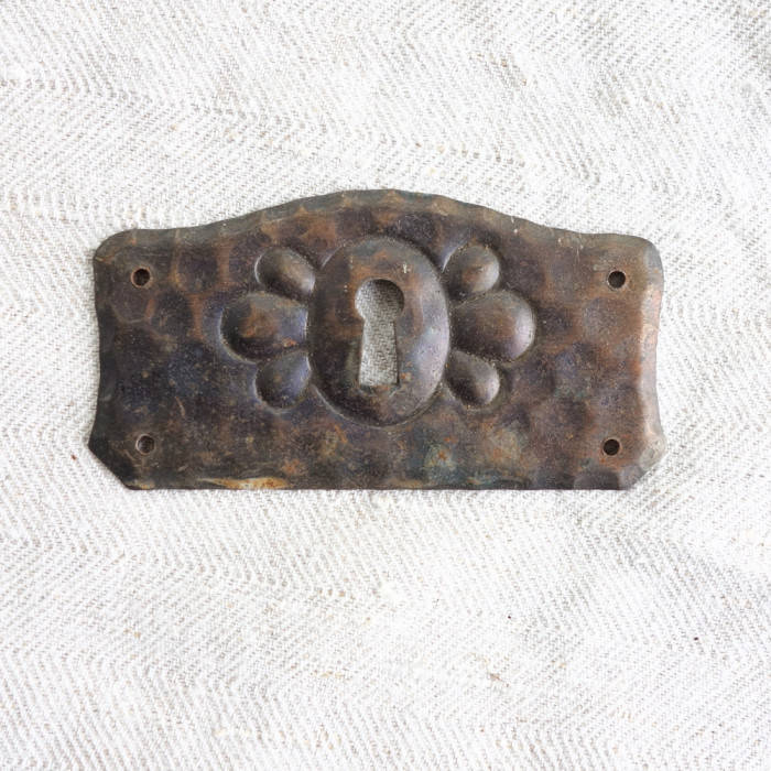 Nyckelskylt till möbel